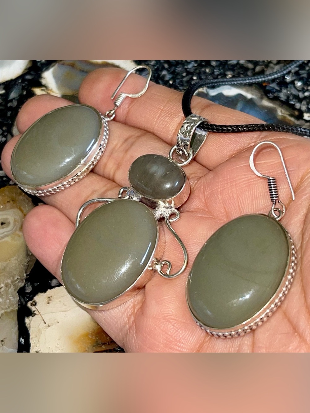 Thick Grey Chalcedony Set of Pendant & Earrings